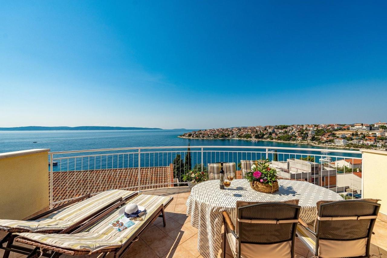 Six-Bedroom Villa With Sea View Nl Трогир Экстерьер фото